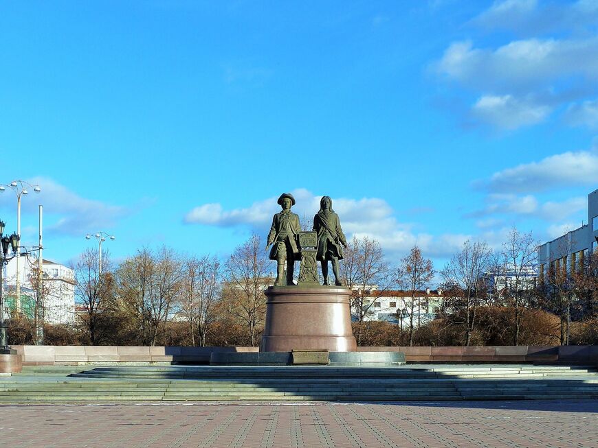Памятник основателям города Татищеву и де Геннину в Екатеринбурге