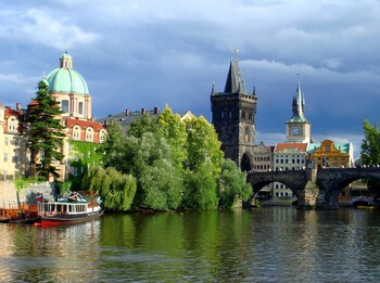 Власти Чехии расскажут туристам о новых правилах обмена валюты