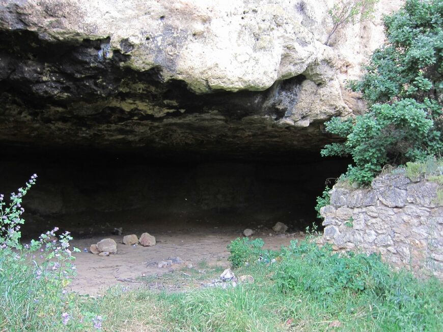 Пещера-святилище Кырк-Азиз