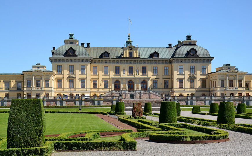 Дворец Дроттнингхольм в Стокгольме