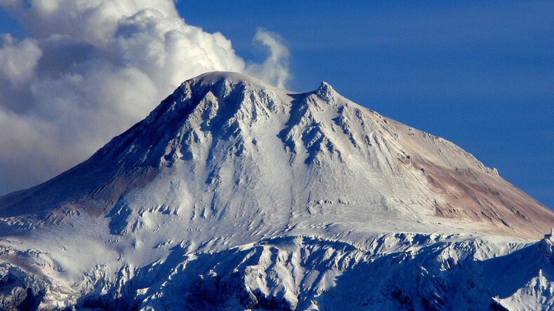 Топ самых высоких и опасных вулканов России