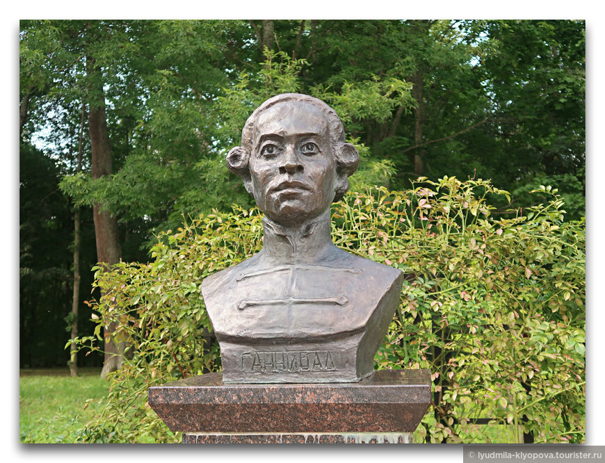 Памятник Абраму Петровичу Ганнибалу в Петровском