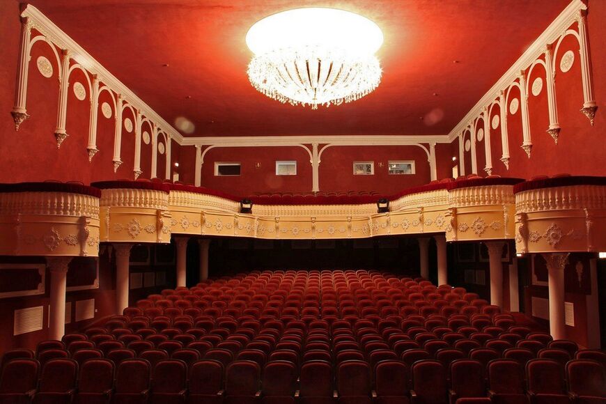 Театр Чехова в Павлодаре
