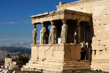 В Афинах молния попала в Акрополь: пострадали туристы