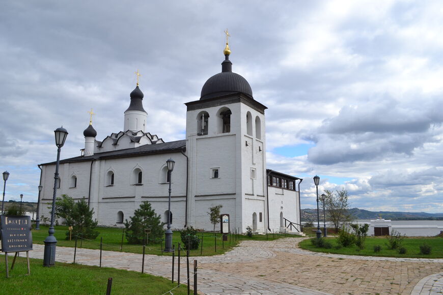 Свияжский Успенский монастырь