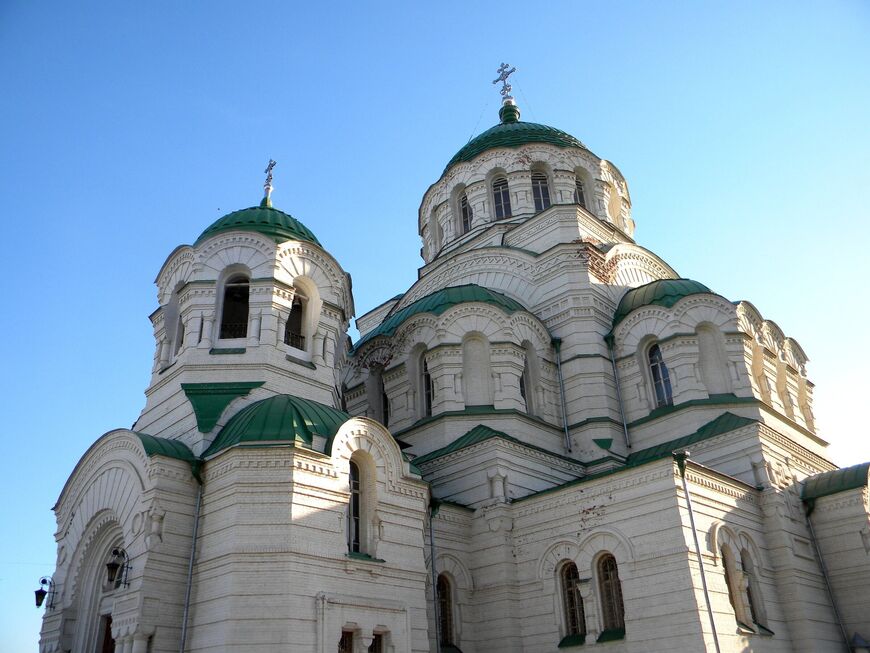 Собор святого Владимира в Астрахани