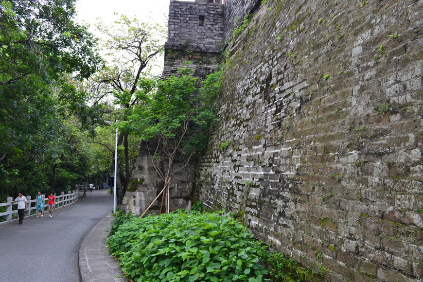 Древняя городская стена династии Мин