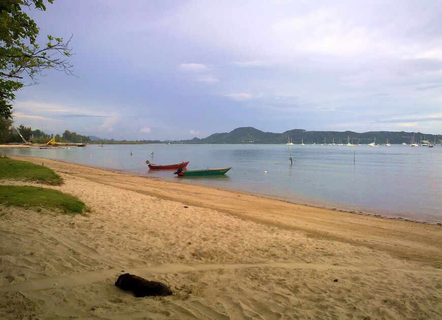 Пляж Чалонг (Chalong Beach)