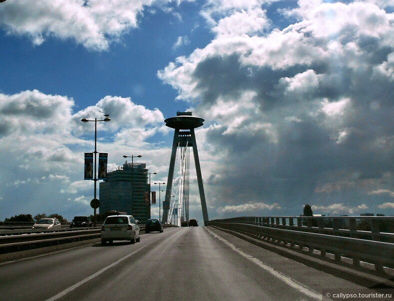 Мост через Дунай по дороге из Братиславы в Вену