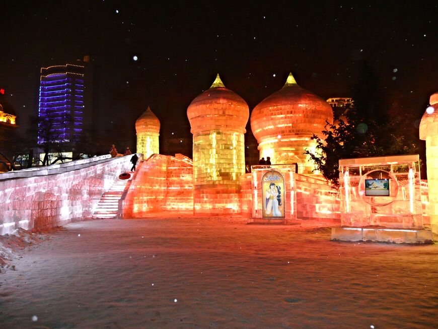 Выставка ледяных скульптур в парке Чжаолинь