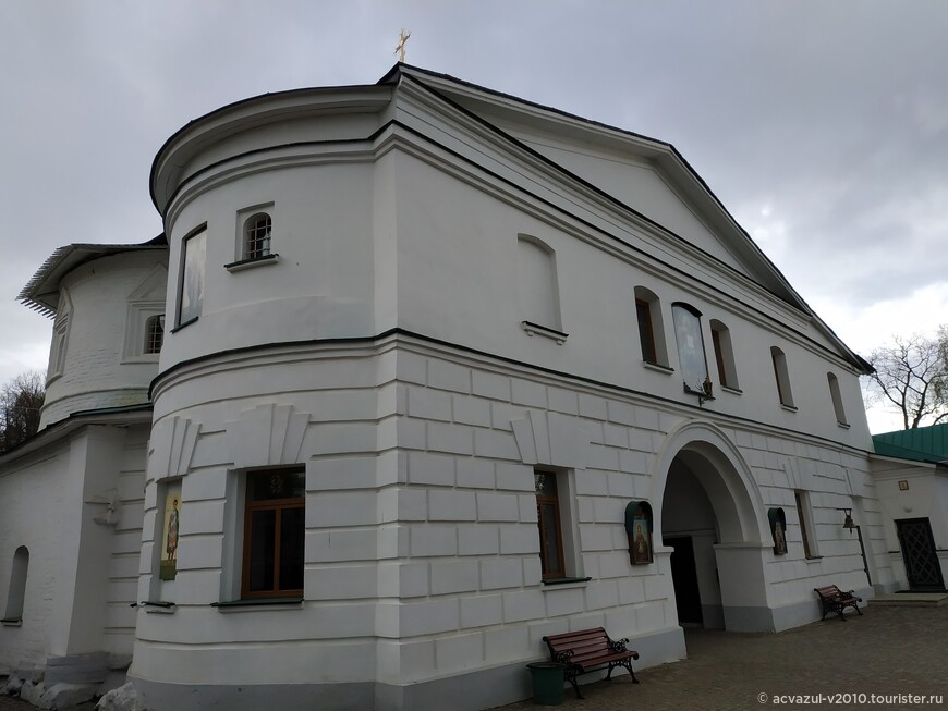 В Борисоглебском монастыре Дмитрова...