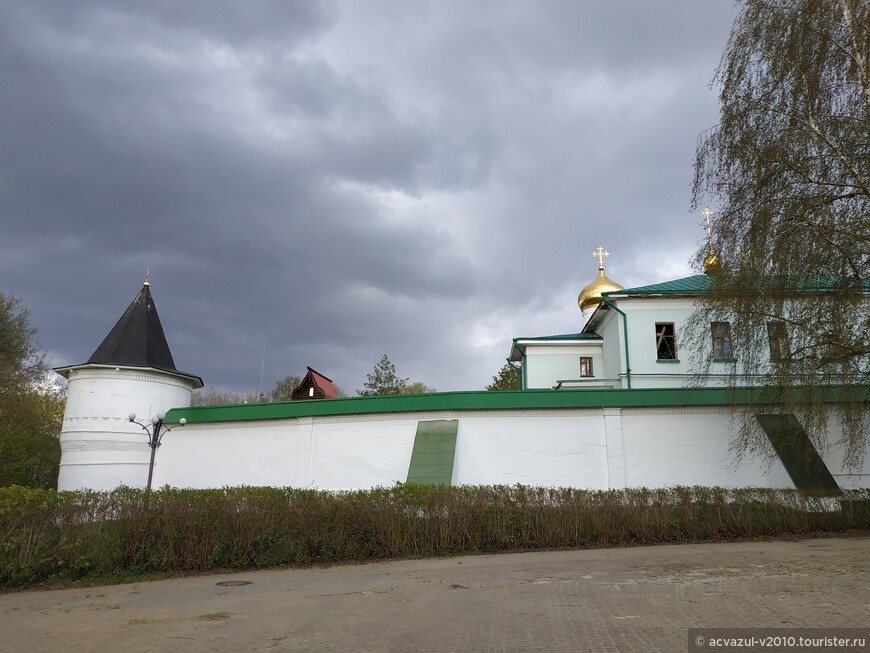 В Борисоглебском монастыре Дмитрова...