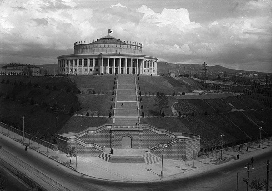 Тбилисский цирк в 1940 году