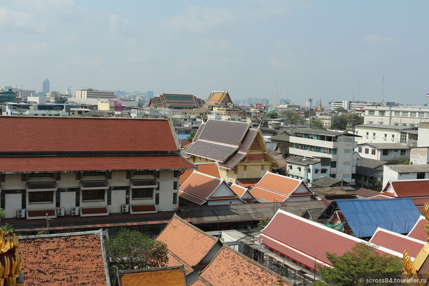 Железный замок в Бангкоке (Loha Prasat)