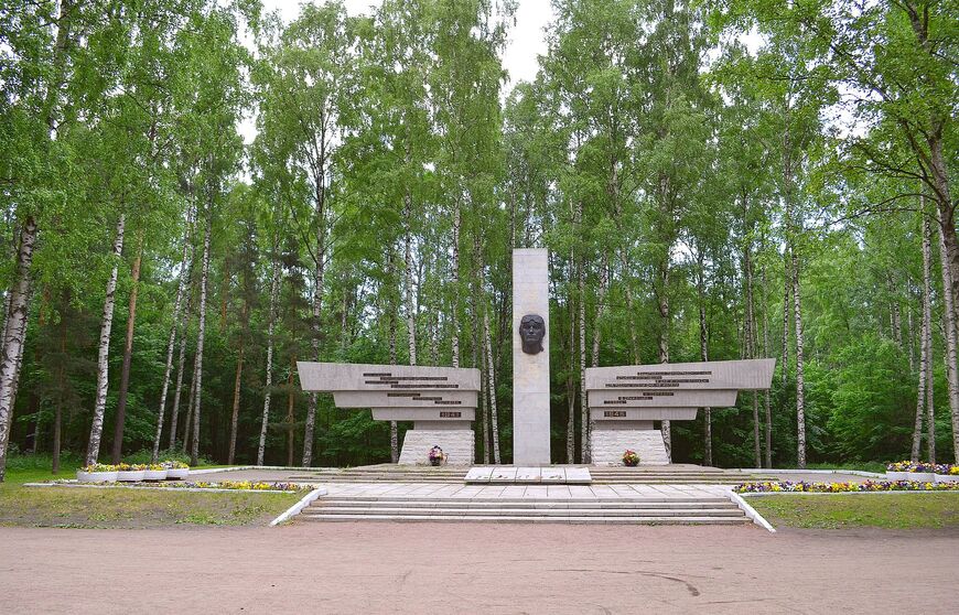 Мемориал «Защитникам Ленинградского неба»
