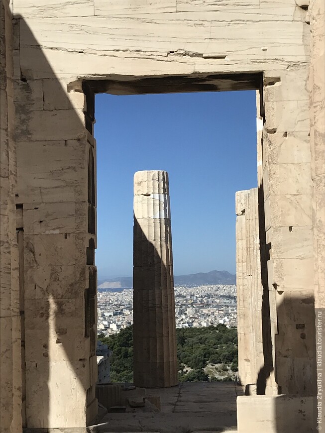 Акрополь — достопримечательность, в отзыве не нуждающаяся