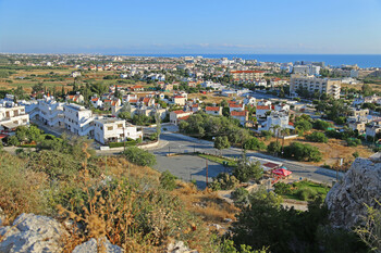 Туристка из РФ заплатила 5 000 евро за отель на Кипре украденными кредитками