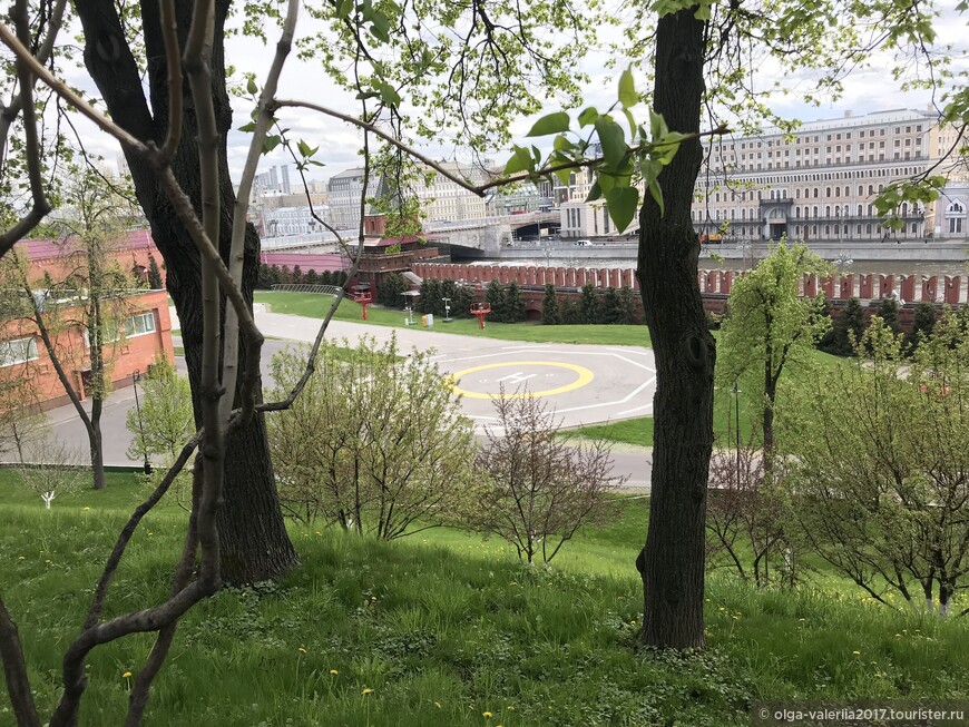 Вертолетная площадка на территории Кремля.