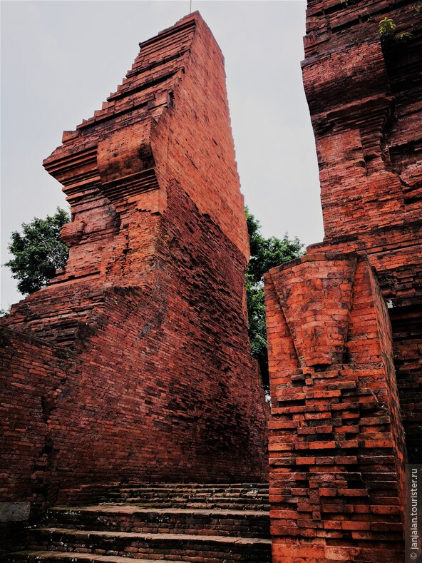 Индонезия кроме Бали: древние развалины Тровулан