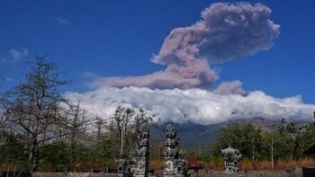 На Бали произошло извержение вулкана Агунг
