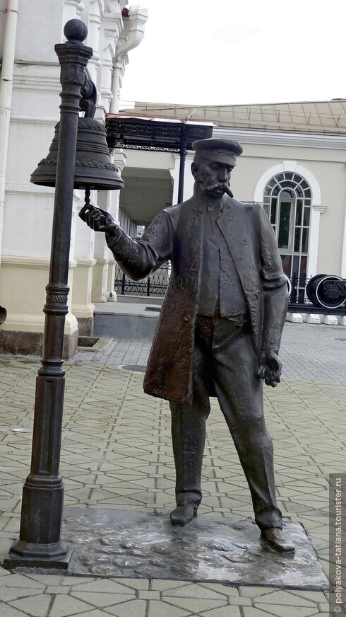 Скульптура  Начальник станции
