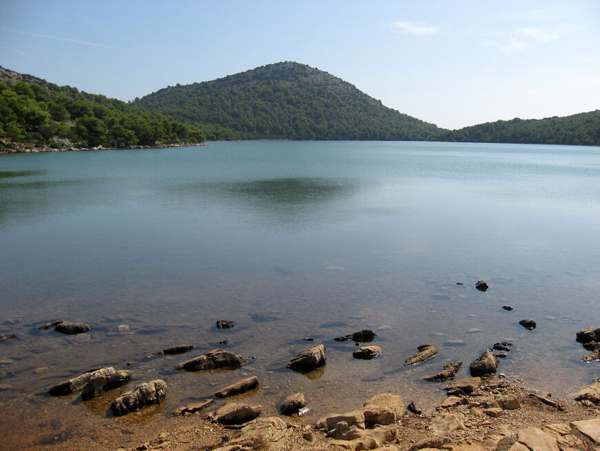 Озеро Мир, расположенное на территории природного парка