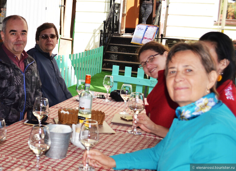 В Квартирке, на веранде стылой, тепло и радостно нам было...