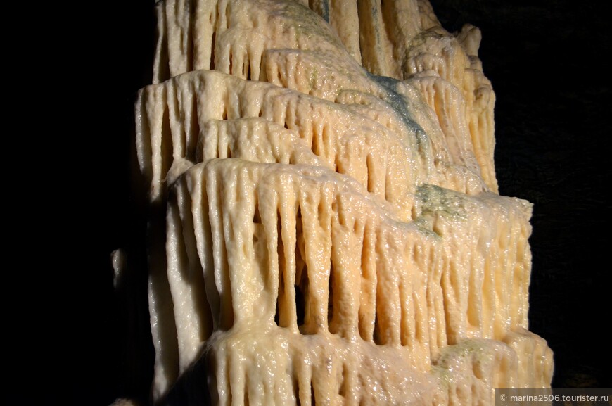 Пещера Постойнска Яма