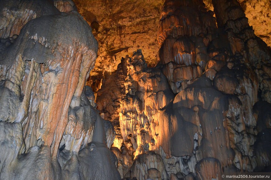 Пещера Постойнска Яма