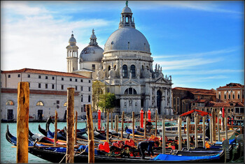 В Венеции запретят возвращаться в город туристам, нарушившим правила поведения