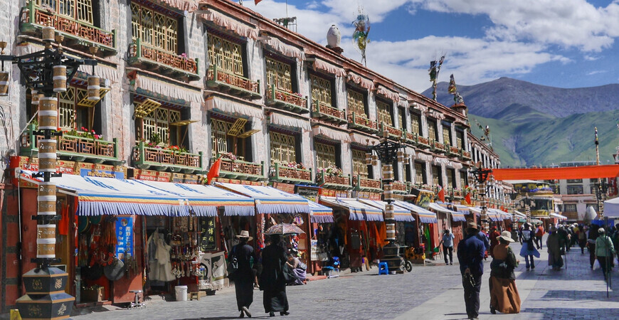 Улица Баркор (Barkhor Street)