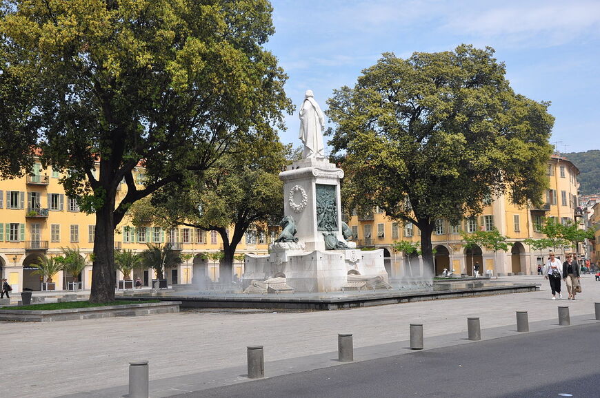 Площадь Гарибальди в Ницце