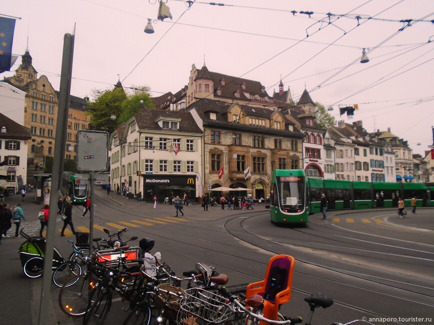 По Базелю на трамвае. Старина и современность