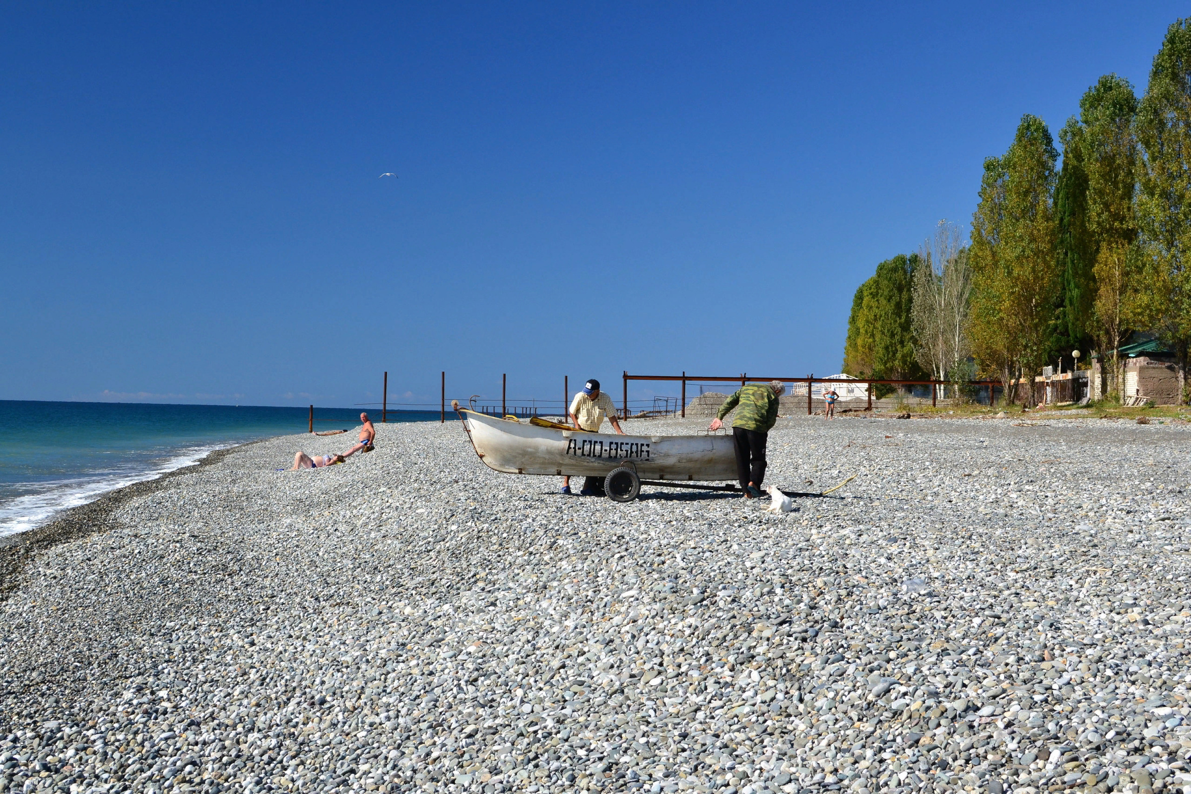 Центральный пляж в Цандрипше, Абхазия. Фото, видео, отзывы туристов, как добраться — Туристер.Ру