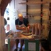 Сан Джиминьяно, местный ремесленник, ваяет керамические вазы, экскурсии по Флоренции и Тоскане с частным индивидуальным гидом на русском языке