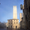 Сан Джиминьяно в тумане, городские башни, экскурсии по Флоренции и Тоскане с частным индивидуальным гидом на русском языке