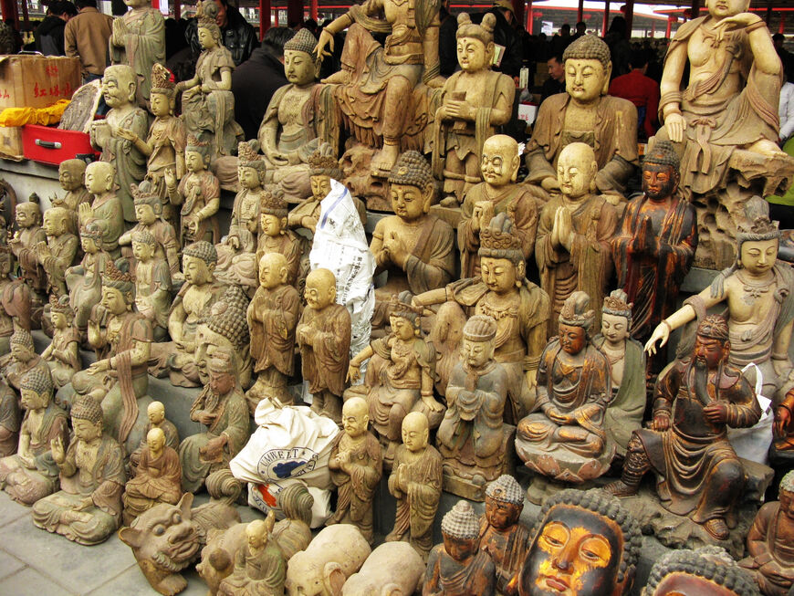 Блошиный рынок Паньцзяюань (Panjiayuan Antique Market)