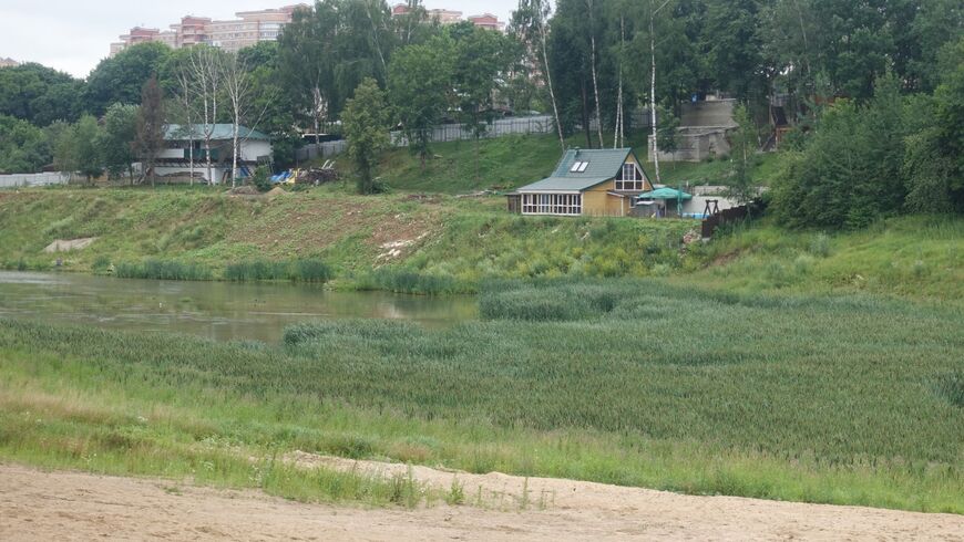 Пляж на реке Синичка в Красногорске