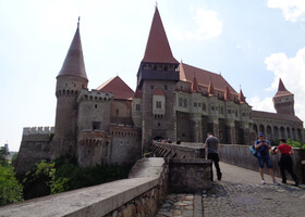 Хунедоара и ее средневековый замок