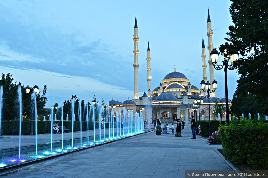 Фонтаны у мечети Сердце Чечни