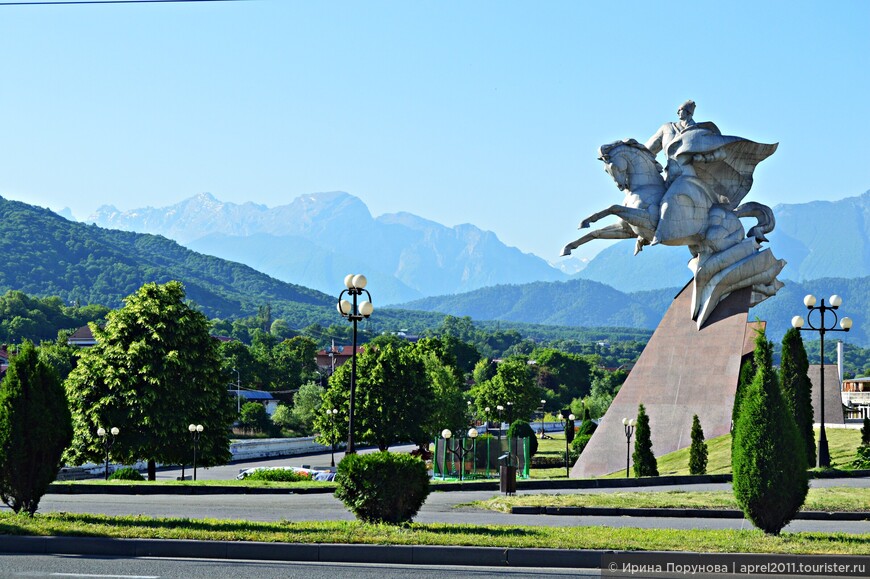 Памятник Иссе Плиеву