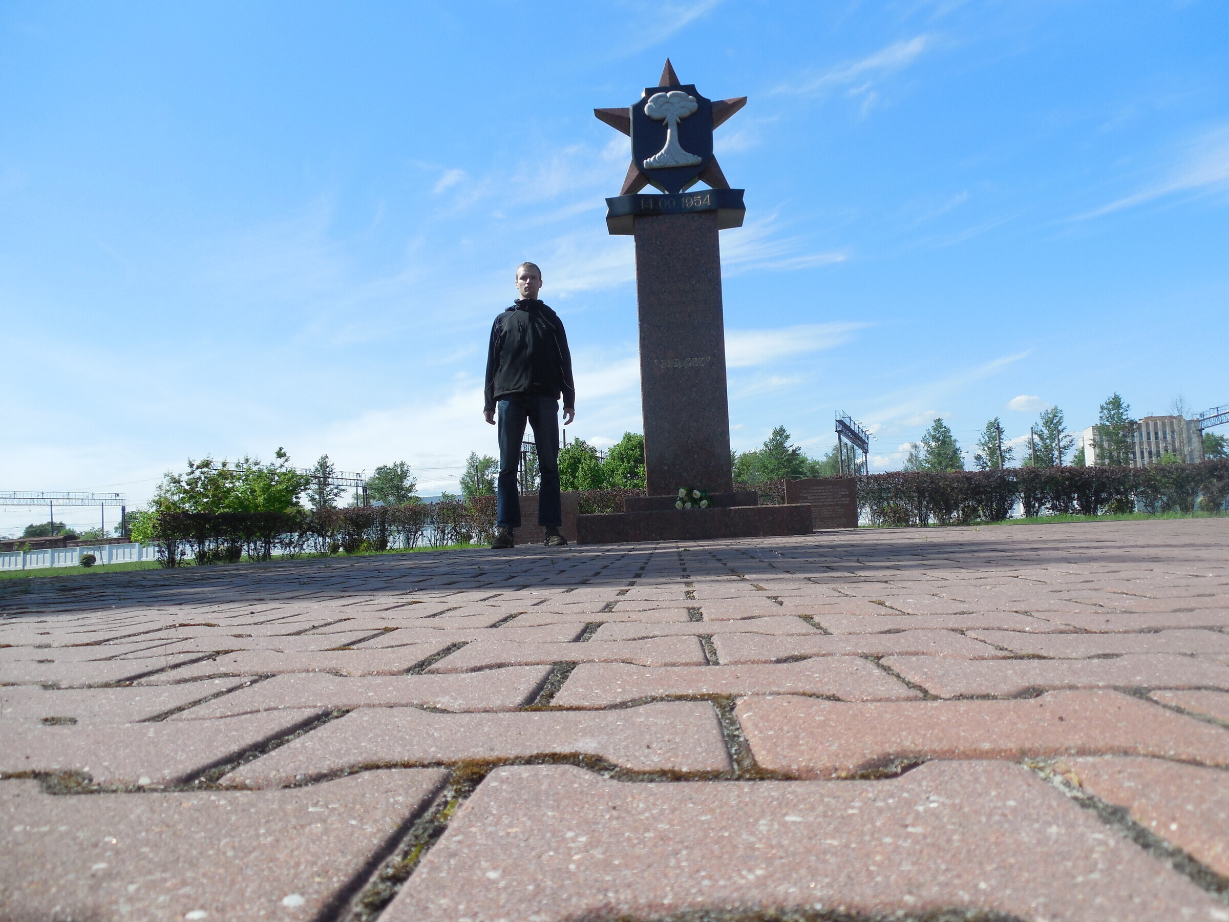 Памятник в бресте рисунок