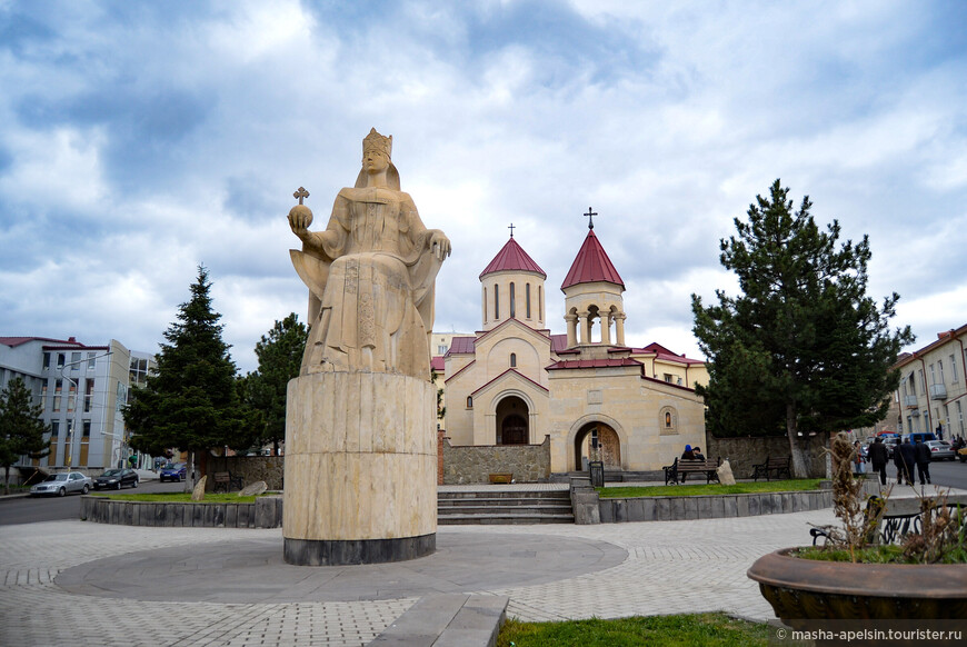 Грузия (день 4). Ахалцихе: крепость Рабат, храм царицы Тамары. Боржоми: церковь Серафима Саровского, серные бани, Центральный парк