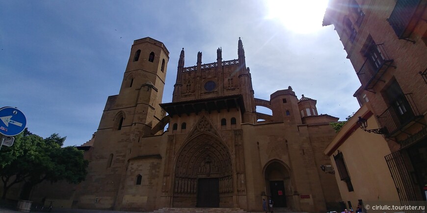 Арагонский трип. По дороге в Теруэль. Кафедральный собор Уэски и прекрасный Альбаррасин