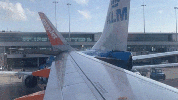 Два самолёта столкнулись в аэропорту Амстердама