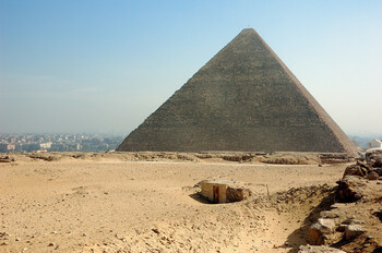 В Египте туриста арестовали за непристойные фото на фоне пирамид