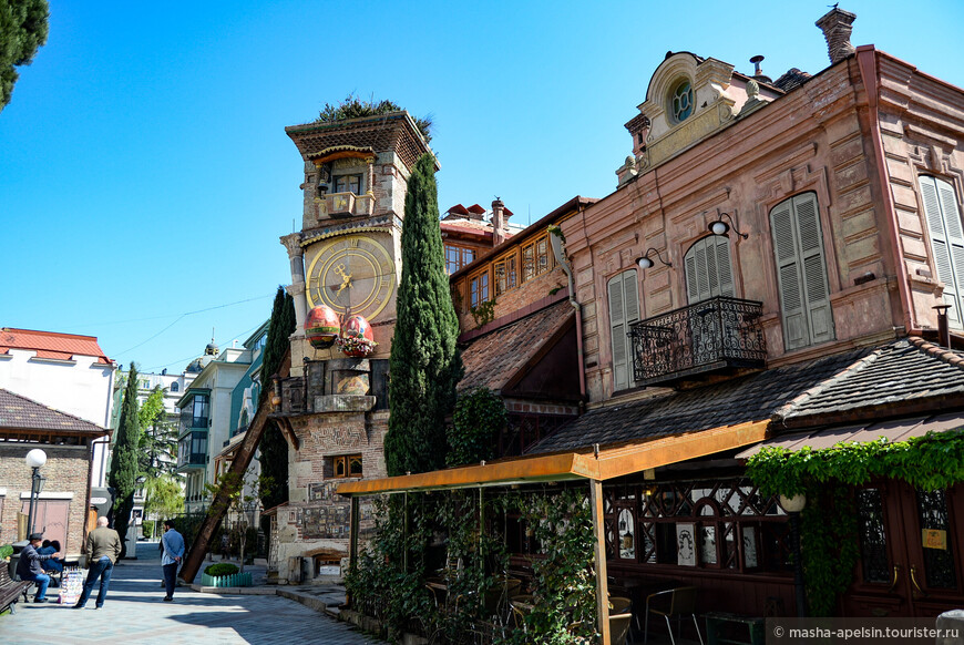  Грузия (день 8). Тбилиси: мост Мира, кафе «Габриадзе», гора Мтацминда, район Абанотубани
