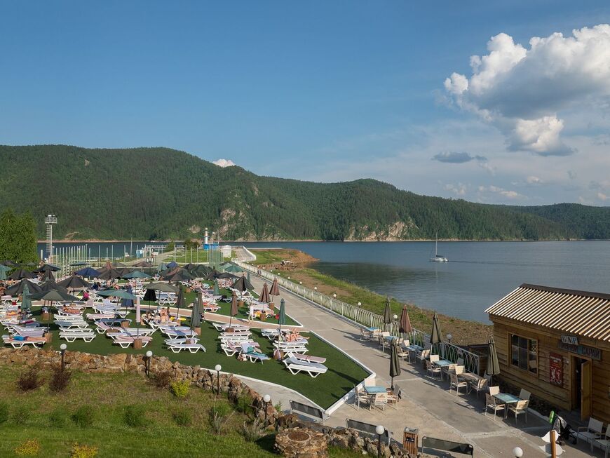 Парк Адмирал был отстроен на берегу Краснодарского моря