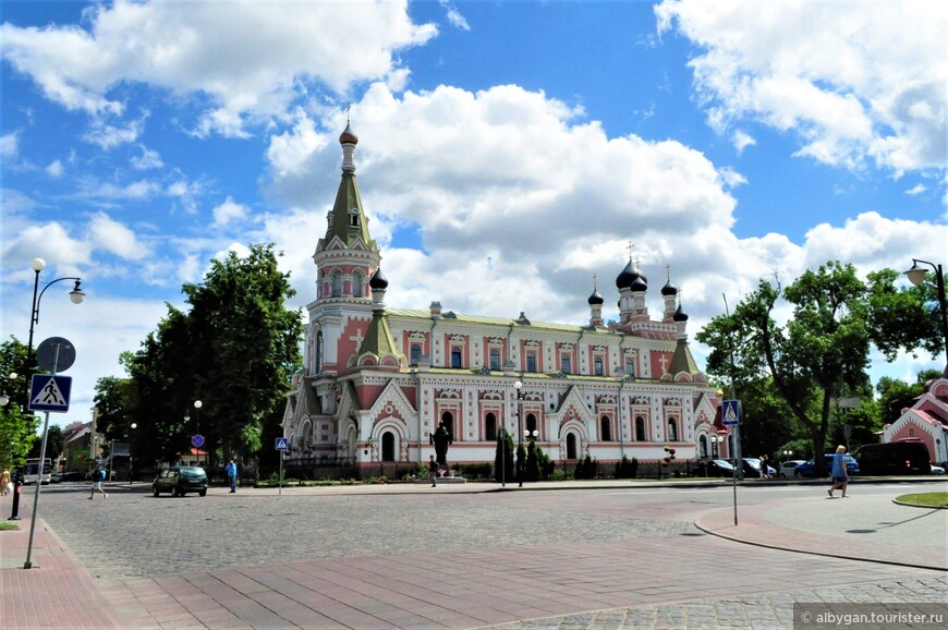 Гарнизонная православная церковь. В советские времена единственная православная церковь в городе.