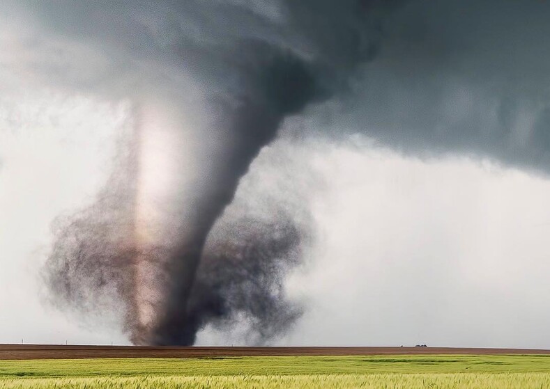 10+ фото торнадо, которые восхищают и ужасают одновременно